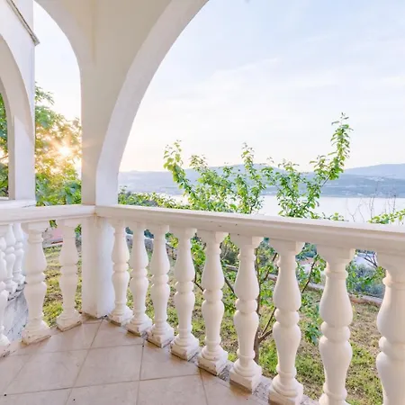 Apartament Family Friendly With A Swimming Pool Mastrinka, Ciovo - 22372