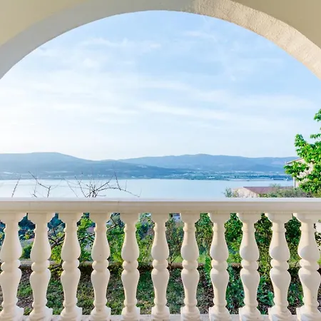 Family Friendly With A Swimming Pool Mastrinka, Ciovo - 22372 * Trogir