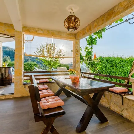 Family Friendly With A Swimming Pool Mastrinka, Ciovo - 22372 Apartament Trogir